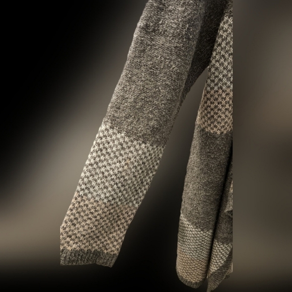 2 Cardigans - Picture 11 of 13